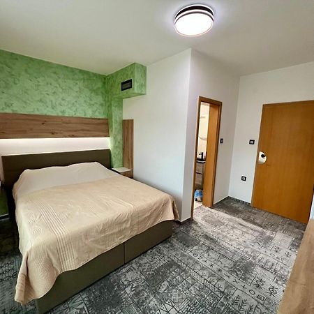 Hotel Brkic Sarajevo Airport - Free Parking Luaran gambar