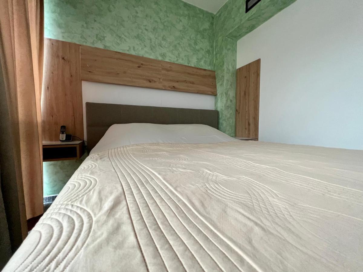 Hotel Brkic Sarajevo Airport - Free Parking Luaran gambar