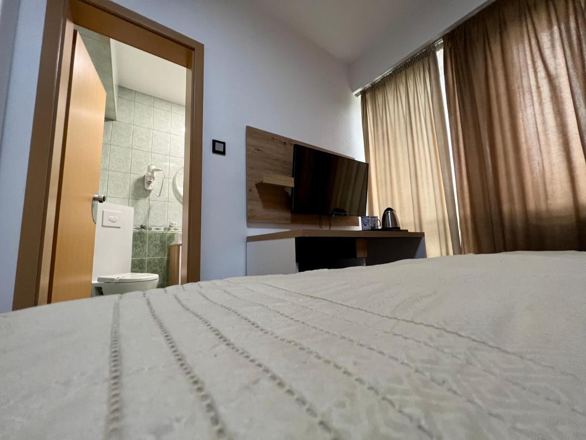 Hotel Brkic Sarajevo Airport - Free Parking Luaran gambar