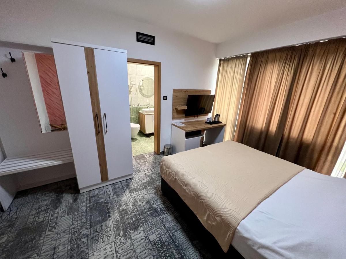 Hotel Brkic Sarajevo Airport - Free Parking Luaran gambar
