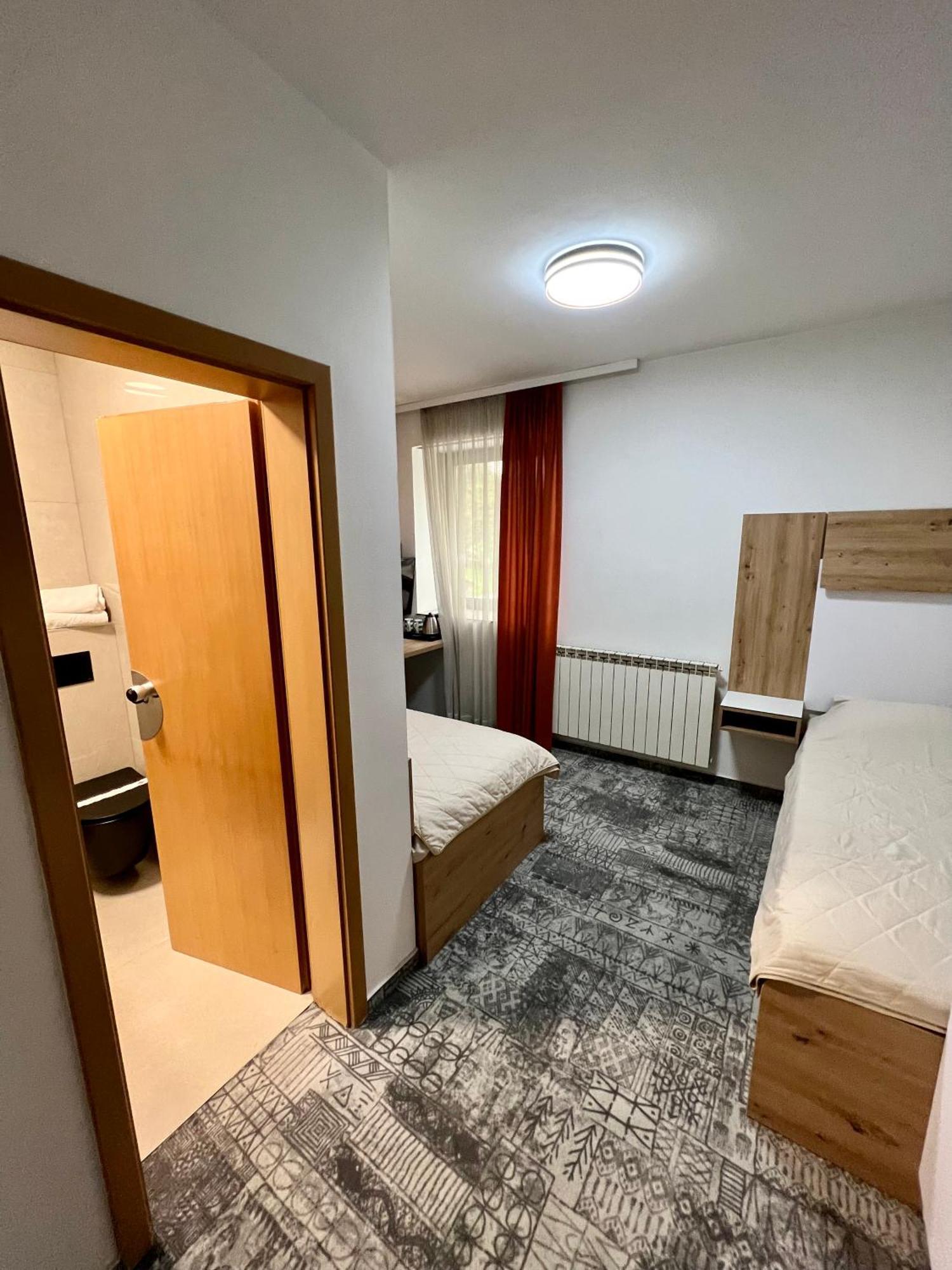 Hotel Brkic Sarajevo Airport - Free Parking Luaran gambar