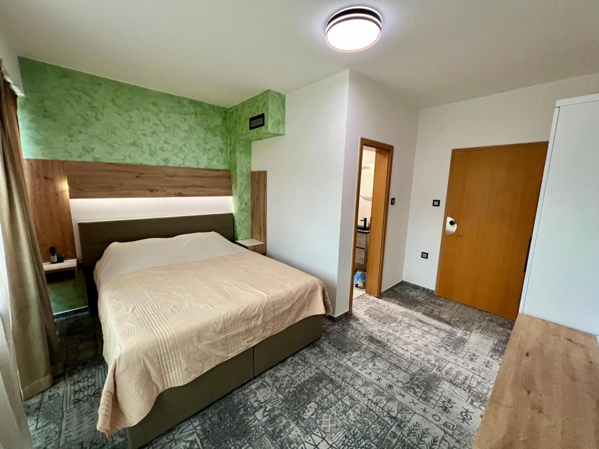 Hotel Brkic Sarajevo Airport - Free Parking Luaran gambar