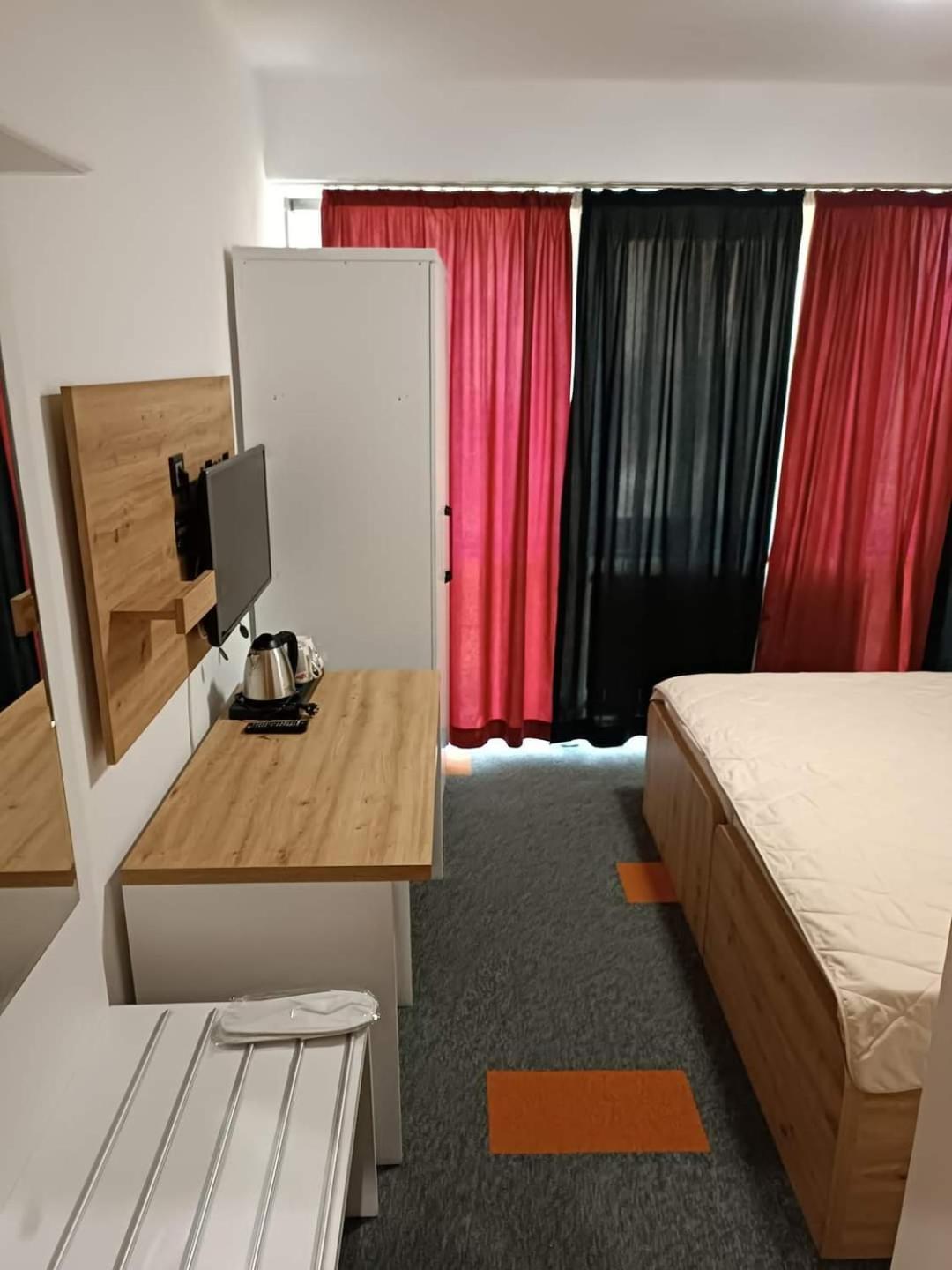 Hotel Brkic Sarajevo Airport - Free Parking Luaran gambar