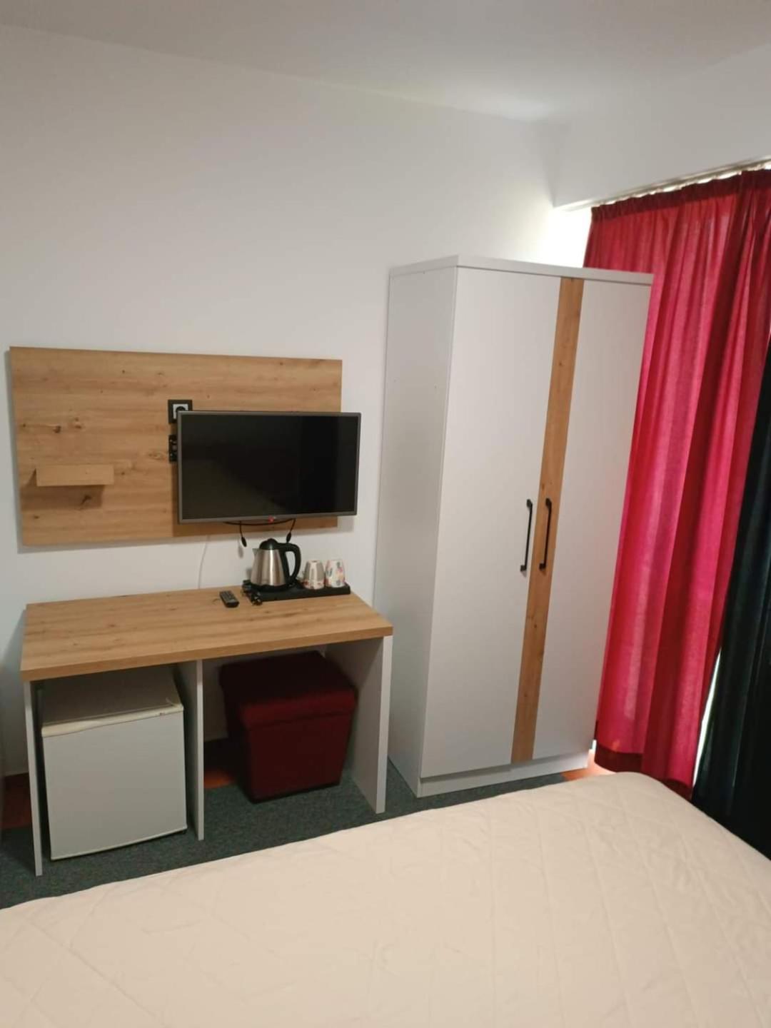 Hotel Brkic Sarajevo Airport - Free Parking Luaran gambar