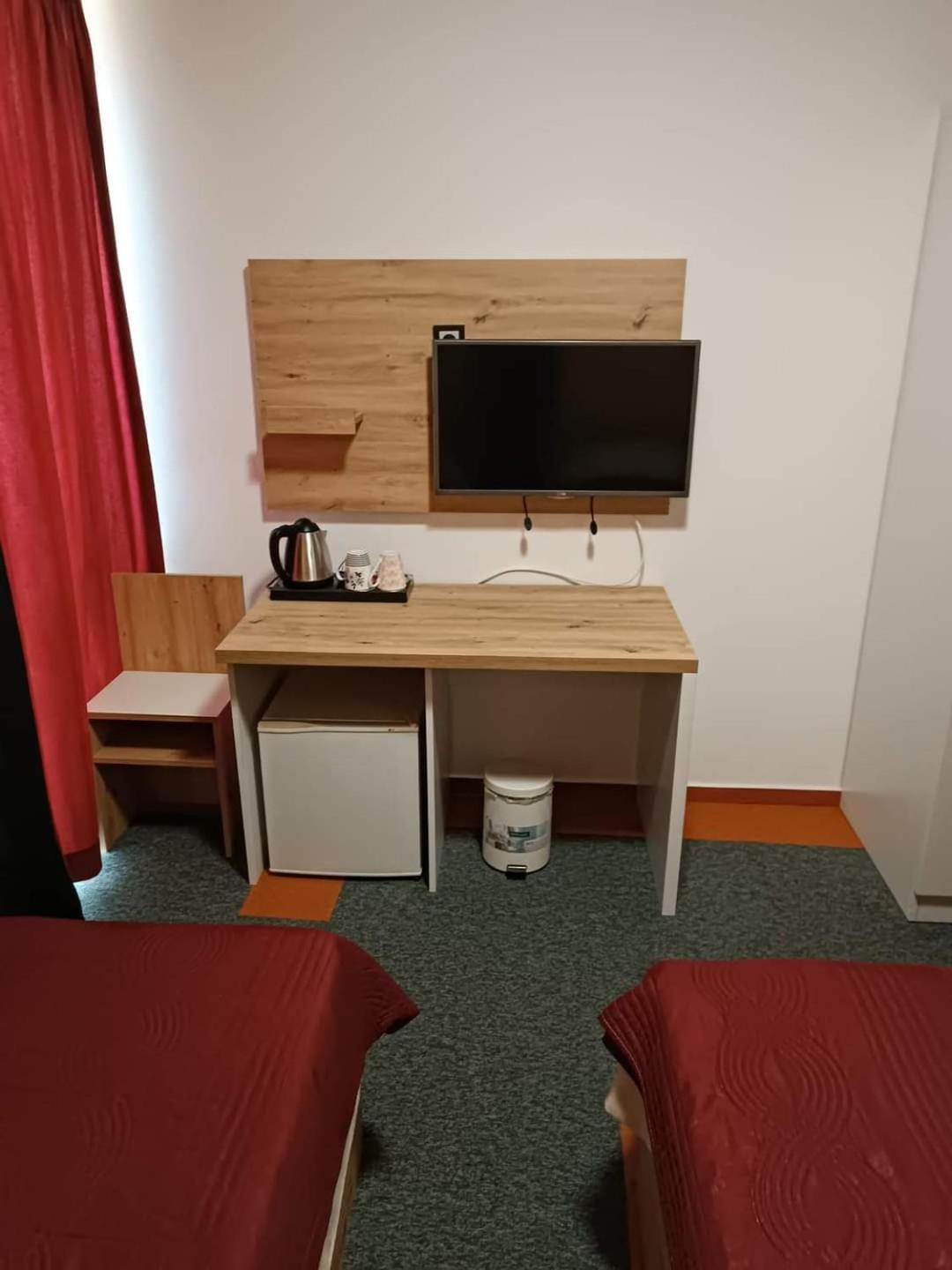 Hotel Brkic Sarajevo Airport - Free Parking Luaran gambar