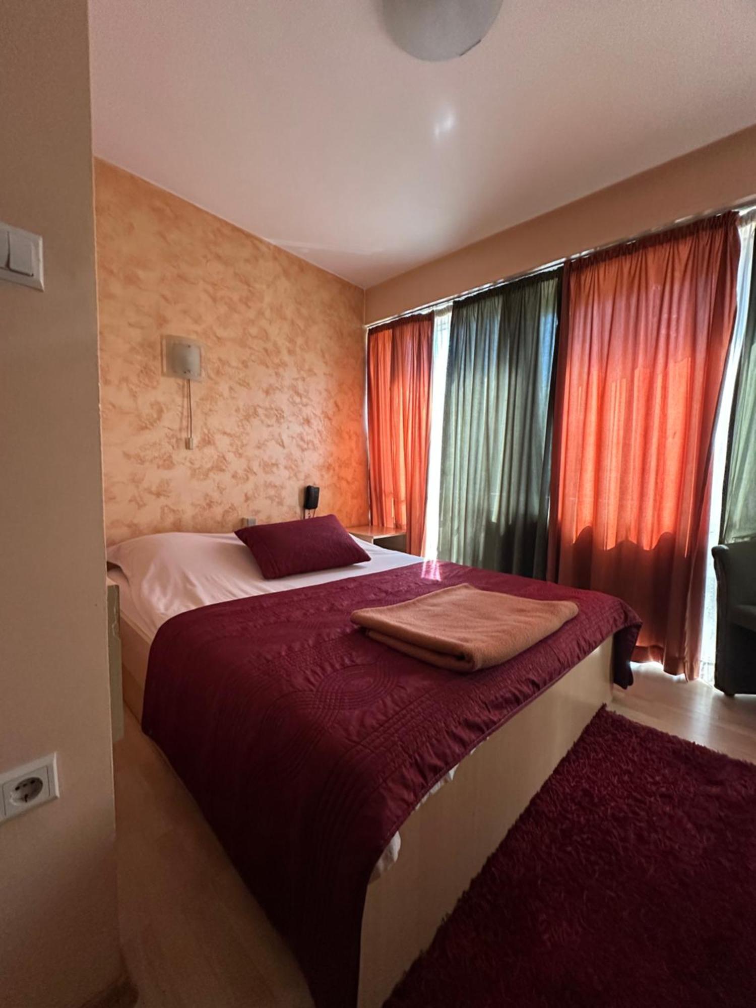 Hotel Brkic Sarajevo Airport - Free Parking Luaran gambar